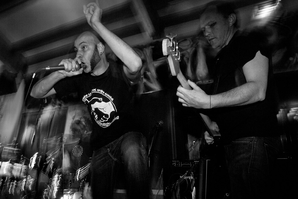 2011-03-19_TotalDezordre-01